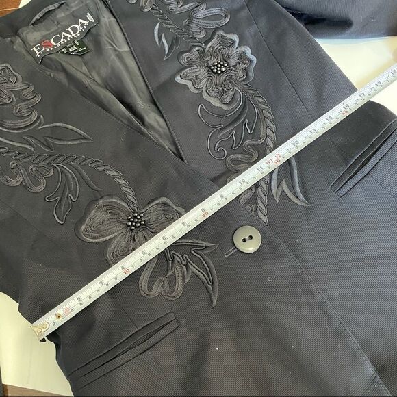 Vintage Escada  Navy Single  Button Floral Embroidered Blazer - Picture 13 of 16